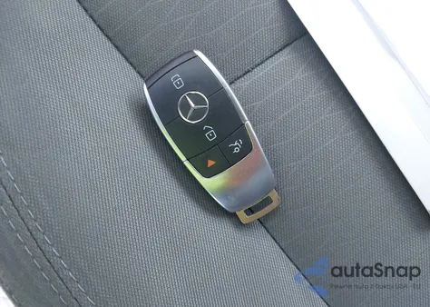 2019 Mercedes-Benz C 300 z USA, uszkodzony, nr VIN 55SWF8DB5KU317620